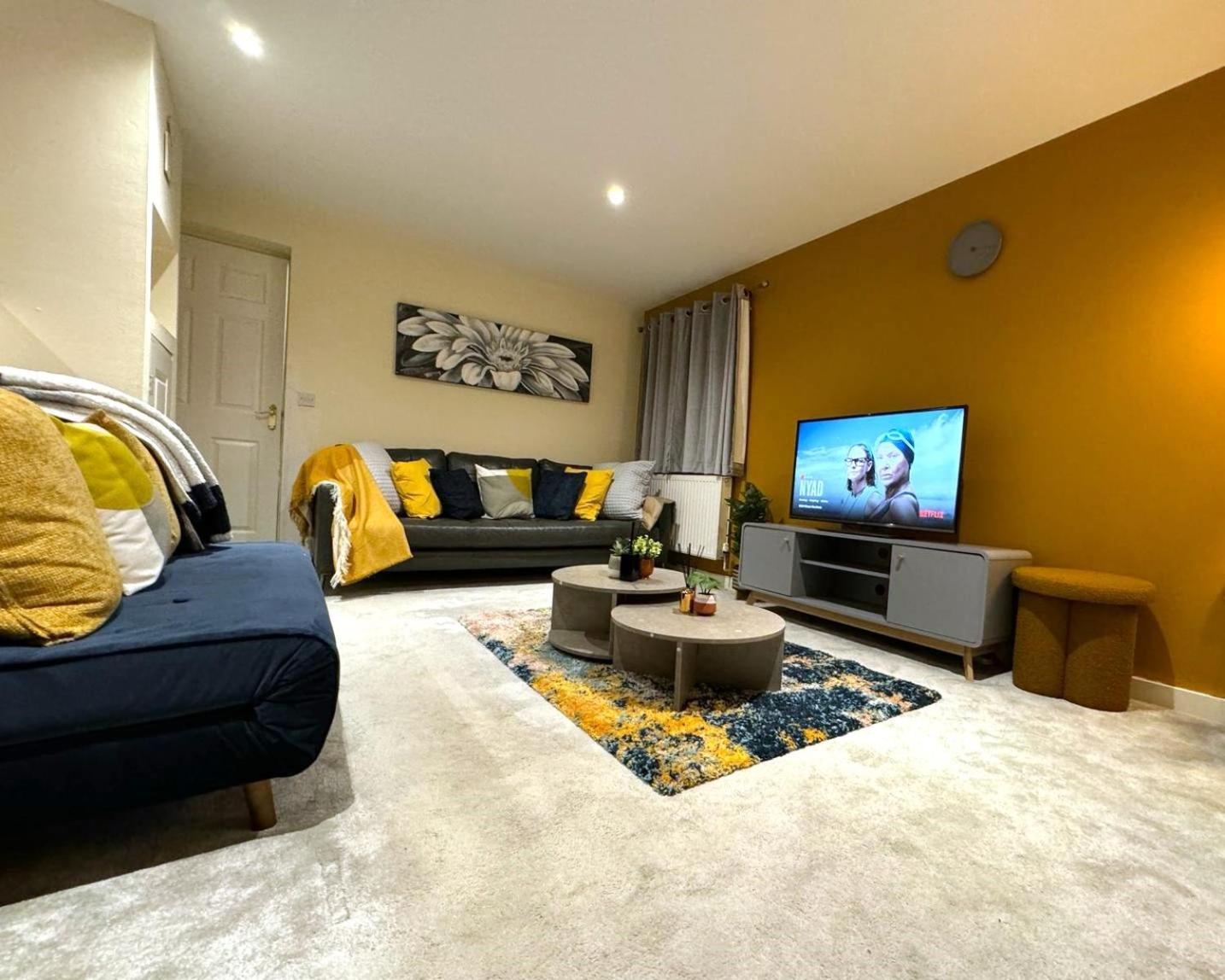 Large Cosy 2 Bedroom Ground Floor Flat In Stevenage Sg1 Sleeps 4-5 Free Parking Εξωτερικό φωτογραφία