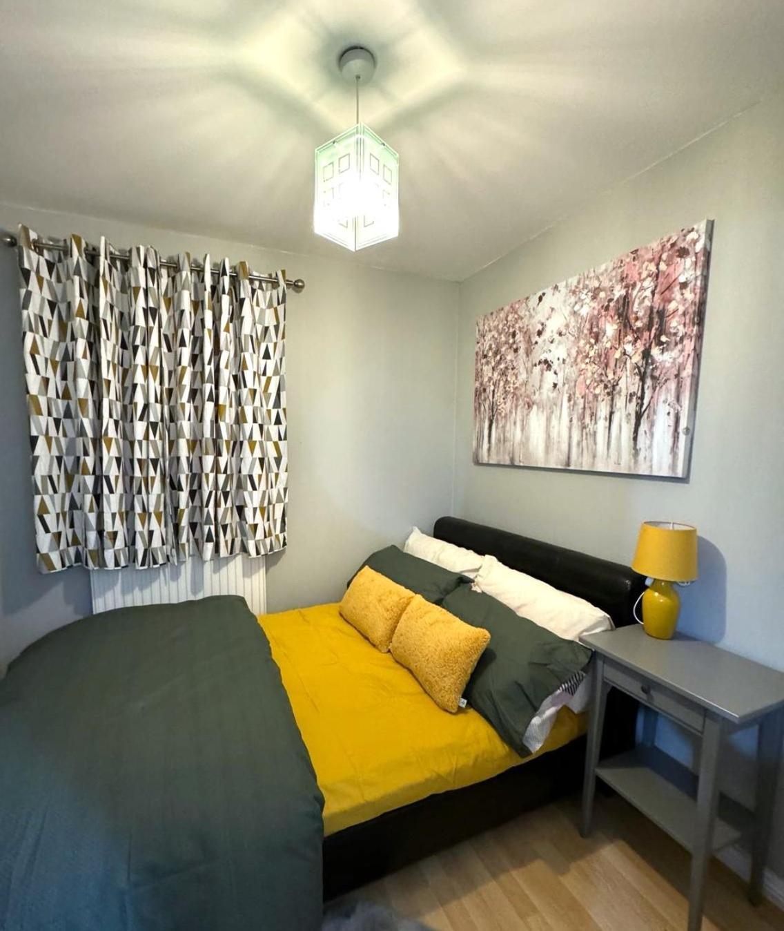 Large Cosy 2 Bedroom Ground Floor Flat In Stevenage Sg1 Sleeps 4-5 Free Parking Εξωτερικό φωτογραφία
