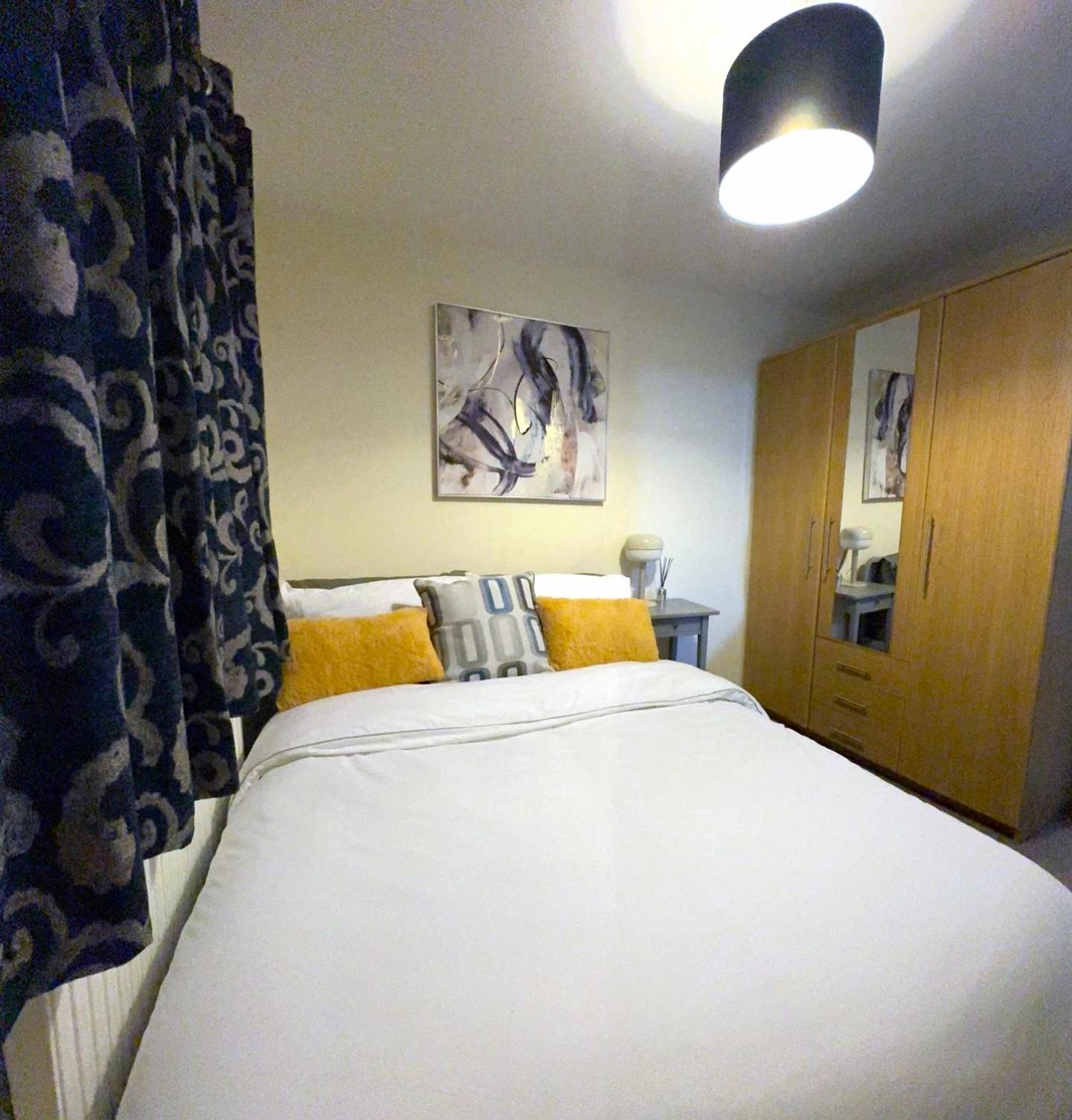 Large Cosy 2 Bedroom Ground Floor Flat In Stevenage Sg1 Sleeps 4-5 Free Parking Εξωτερικό φωτογραφία